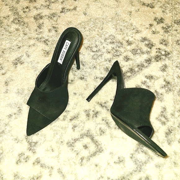 Cape Robbin Suede like Vegan Mule Sandals heels - Picture 3 of 5
